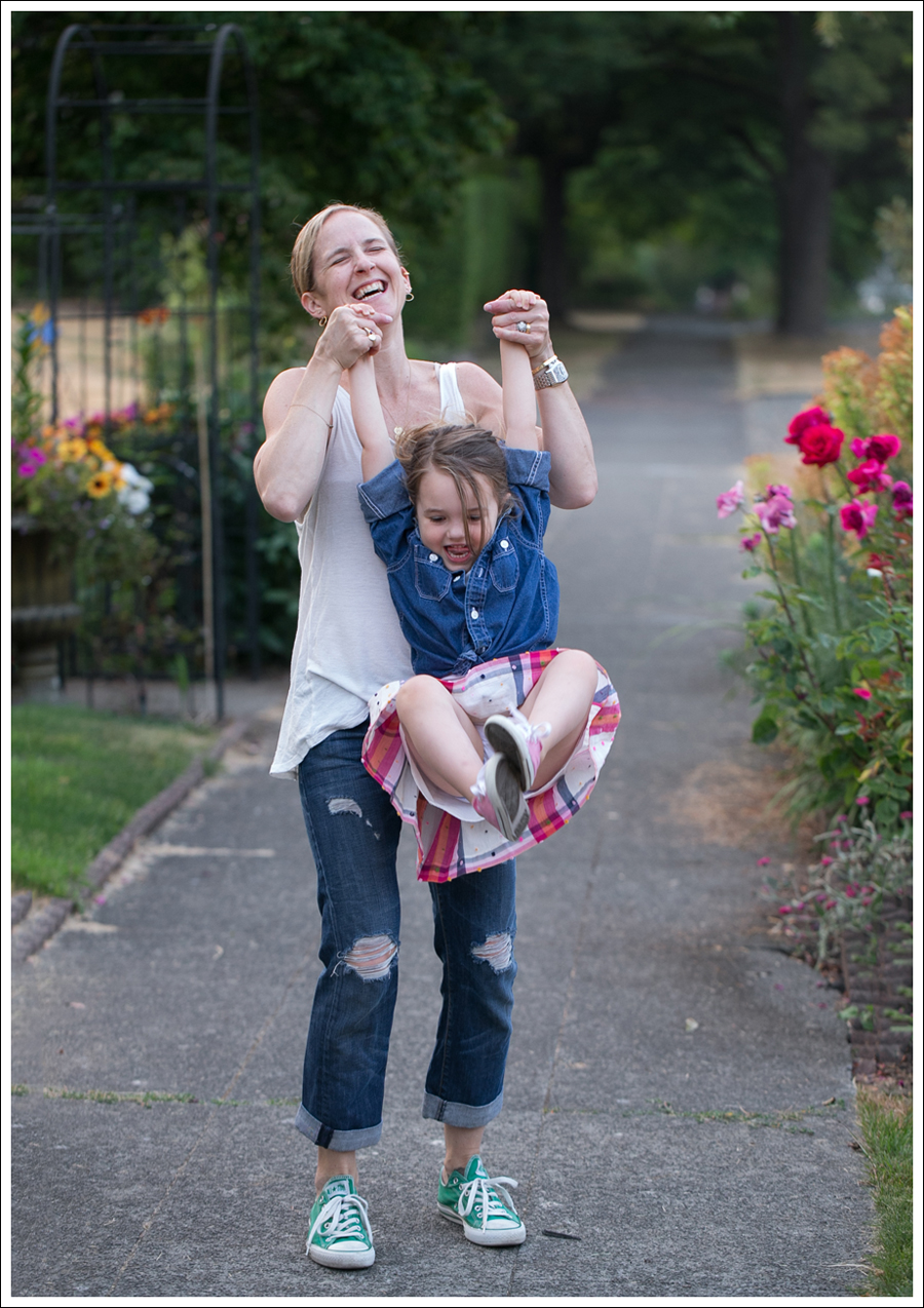 Blog StyleMint Tank Current Elliott the Boyfriend Destroyed Green Converse-2