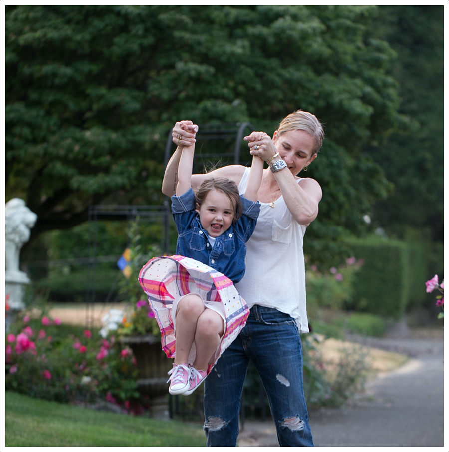 Blog StyleMint Tank Current Elliott the Boyfriend Destroyed Green Converse-4