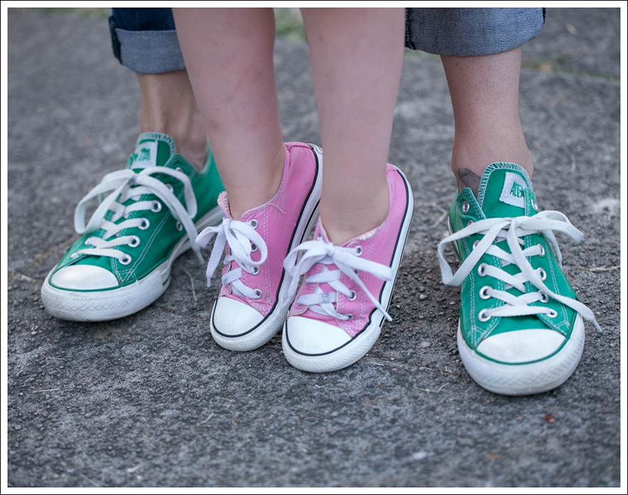 Blog StyleMint Tank Current Elliott the Boyfriend Destroyed Green Converse-7