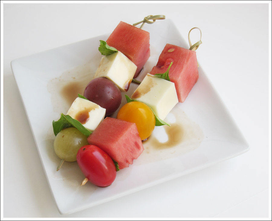 Blog tomato basil mozaarella skewers-1