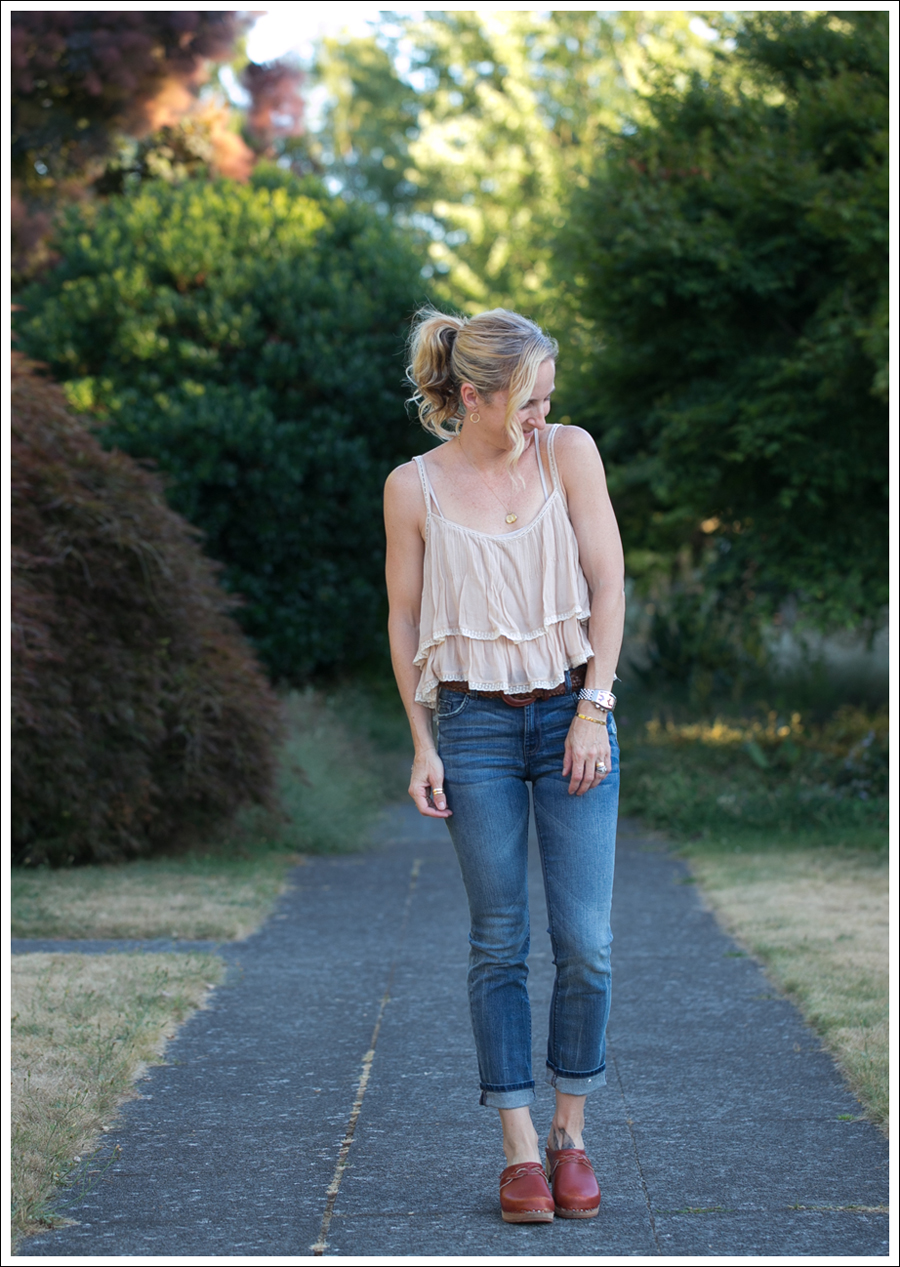 Blog Zara Tiered Crop Top Vintage Belt 7FAM Girls Slimmy Vintage Clogs-1