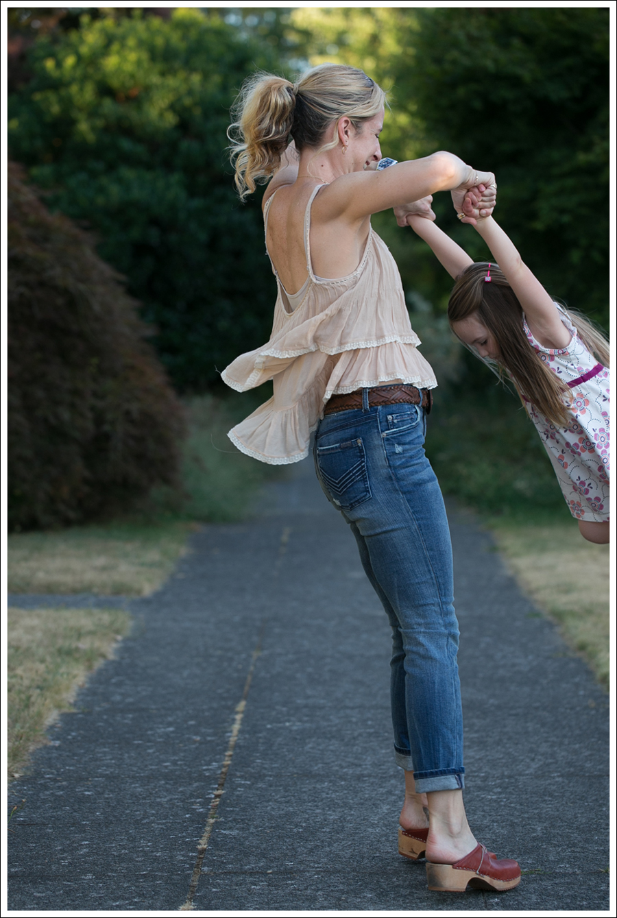 Blog Zara Tiered Crop Top Vintage Belt 7FAM Girls Slimmy Vintage Clogs-11