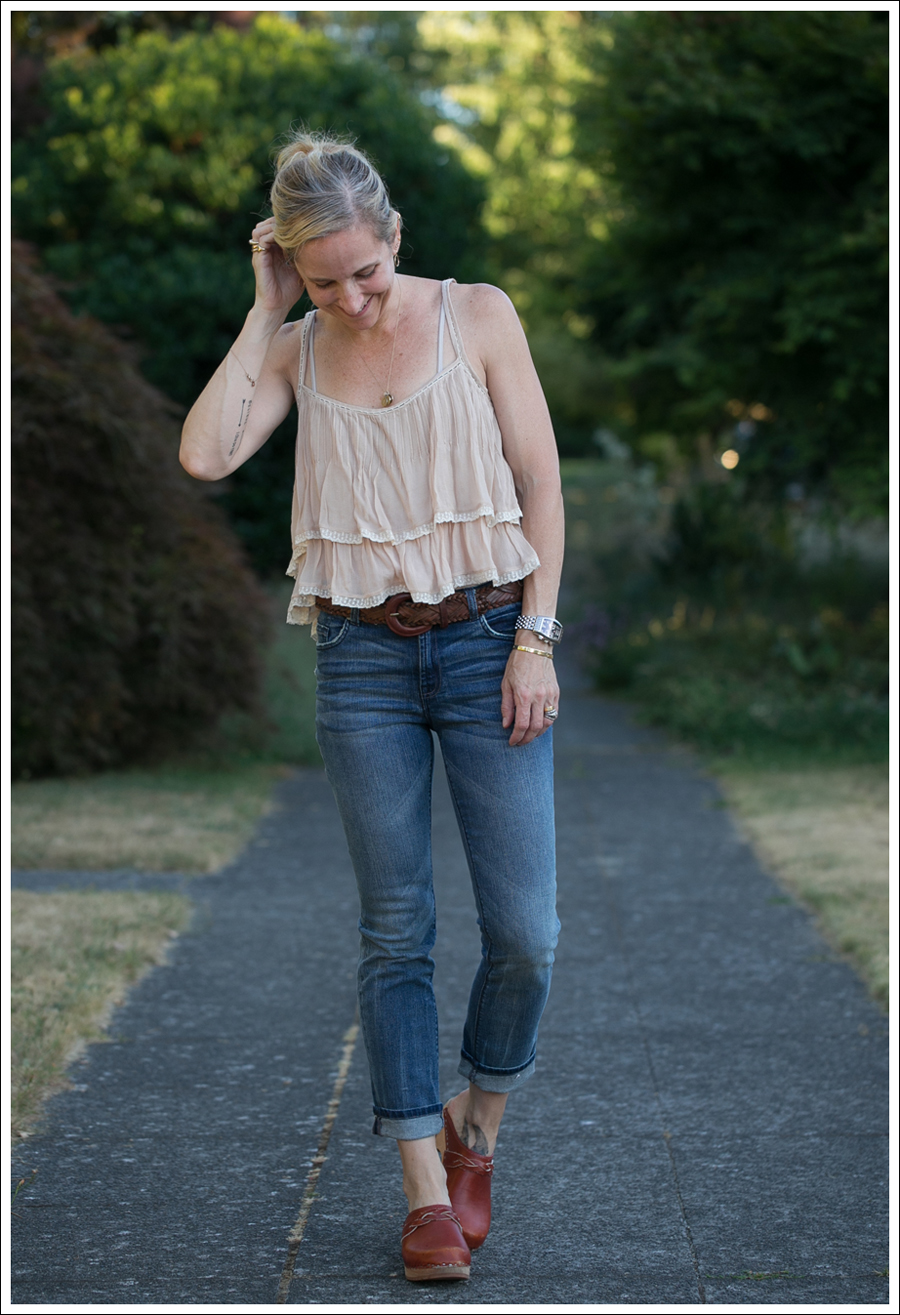 Blog Zara Tiered Crop Top Vintage Belt 7FAM Girls Slimmy Vintage Clogs-2