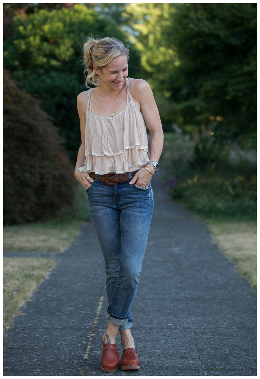 Blog Zara Tiered Crop Top Vintage Belt 7FAM Girls Slimmy Vintage Clogs-3