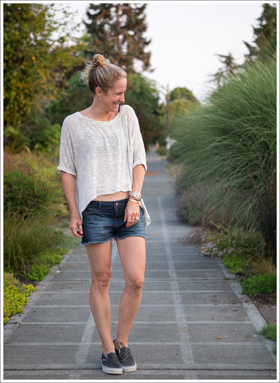 Blog Basil Hearts Lola Split Back Sweater DL1961 Lola Cut Offs Gray Checkered Vans-2