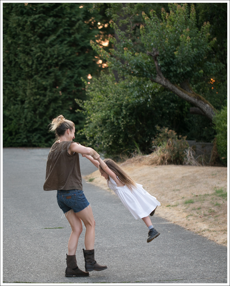 Blog Zara Brown Crochet Top Blouse Wrangler DIY Cut offs Rag and Bone Moto Boots-21