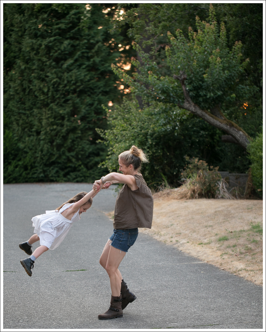 Blog Zara Brown Crochet Top Blouse Wrangler DIY Cut offs Rag and Bone Moto Boots-22
