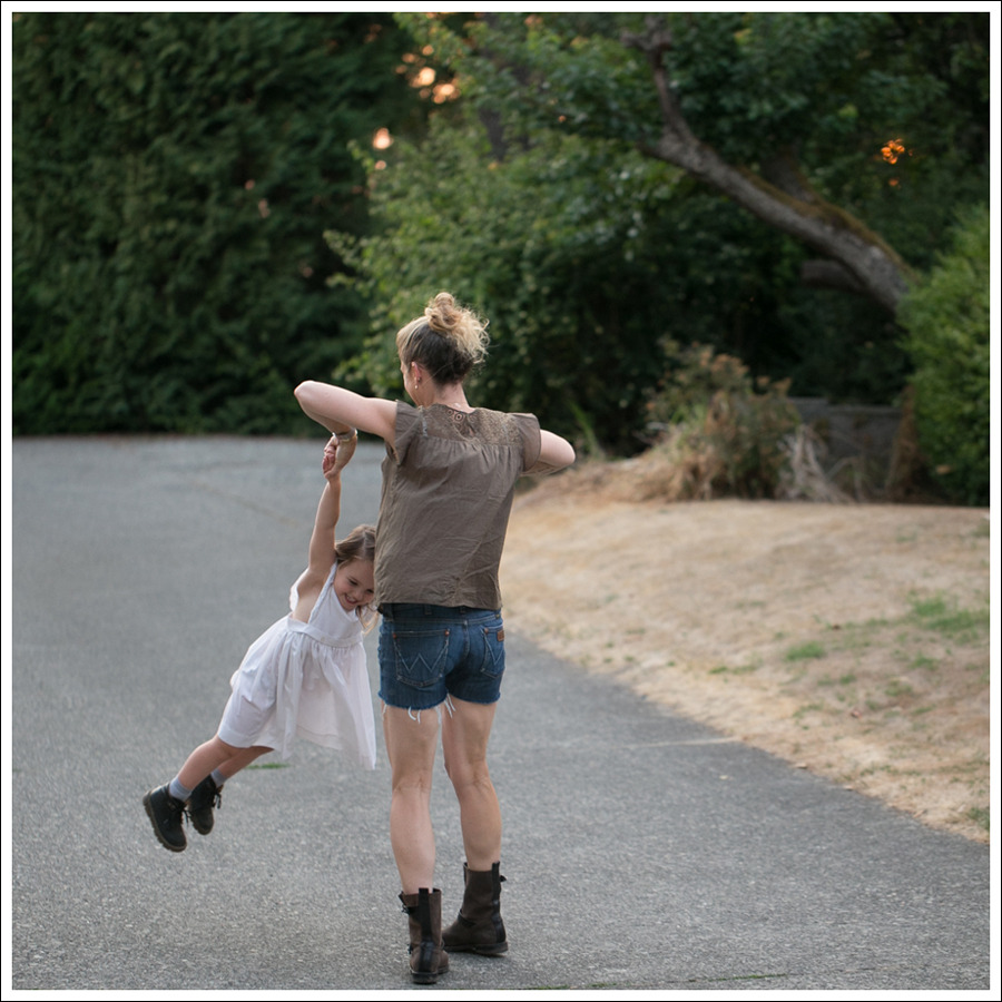 Blog Zara Brown Crochet Top Blouse Wrangler DIY Cut offs Rag and Bone Moto Boots-23