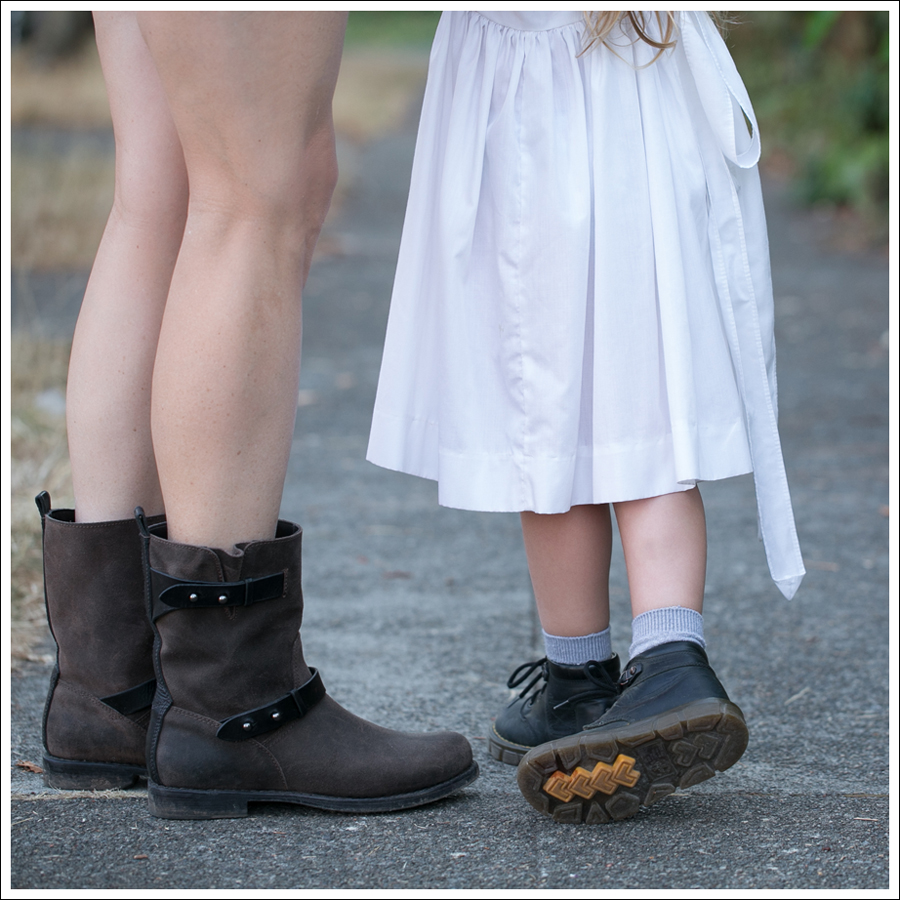 Blog Zara Brown Crochet Top Blouse Wrangler DIY Cut offs Rag and Bone Moto Boots-8