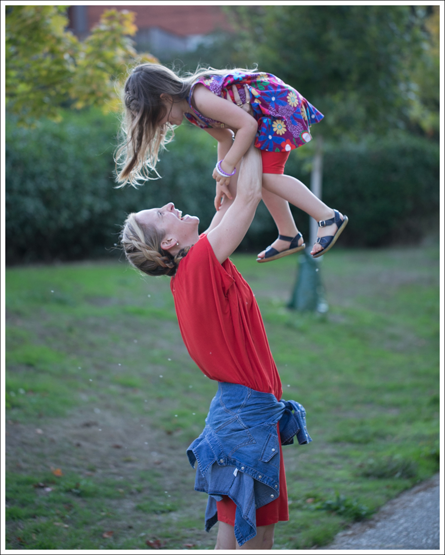 Blog Cynthia Vincent Red Tee Dress Gap Denim Shirt Cocobelle Suede Tie Thong Sandals-17