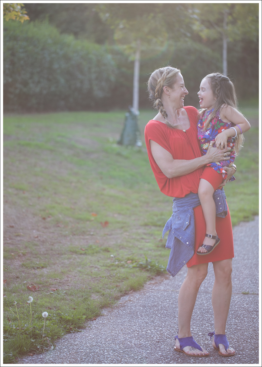 Blog Cynthia Vincent Red Tee Dress Gap Denim Shirt Cocobelle Suede Tie Thong Sandals-6