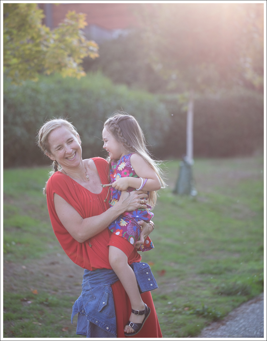 Blog Cynthia Vincent Red Tee Dress Gap Denim Shirt Cocobelle Suede Tie Thong Sandals-7