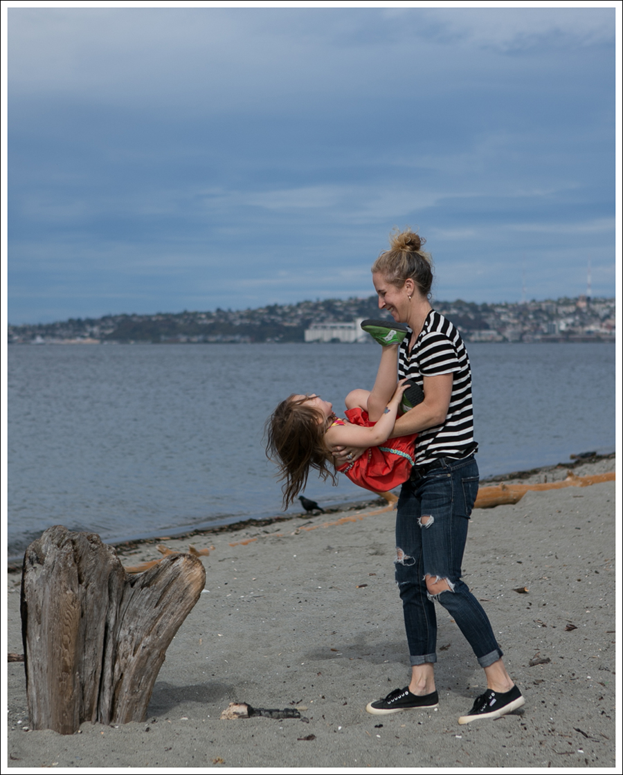 Blog Lily Aldridge for Velvet Striped Tee Current Elliott Cropped Skinny Loved Destroy Black Superga-6