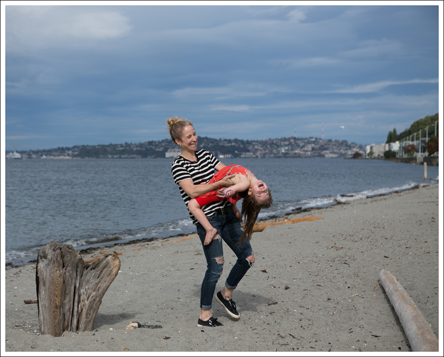 Blog Lily Aldridge for Velvet Striped Tee Current Elliott Cropped Skinny Loved Destroy Black Superga-8