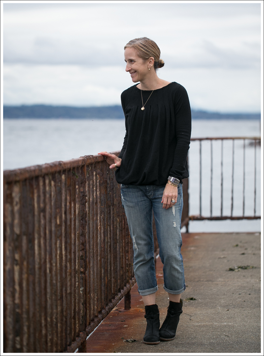 Blog Theory Black Pleated Sweater 7FAM Destroyed Crop Straight Leg El Naturalista Duna N528-1