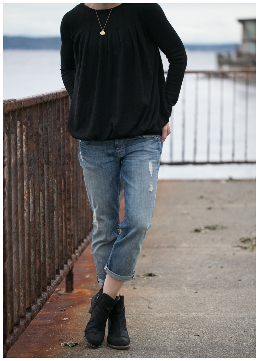 Blog Theory Black Pleated Sweater 7FAM Destroyed Crop Straight Leg El Naturalista Duna N528-2