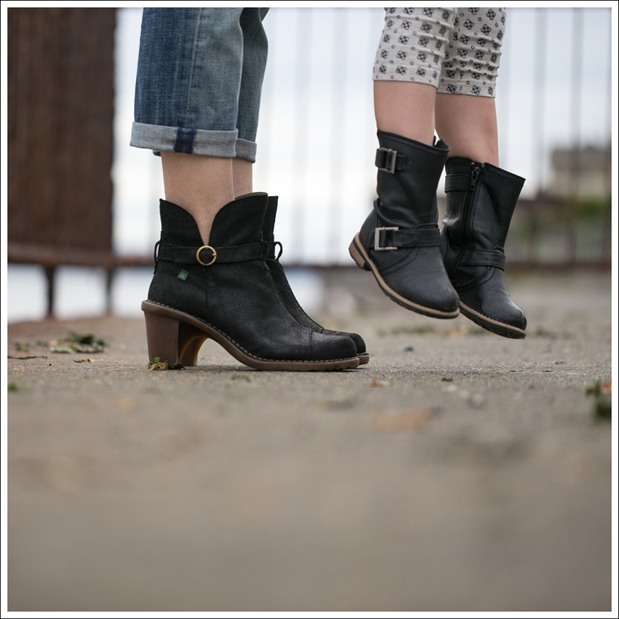 Blog Theory Black Pleated Sweater 7FAM Destroyed Crop Straight Leg El Naturalista Duna N528-6