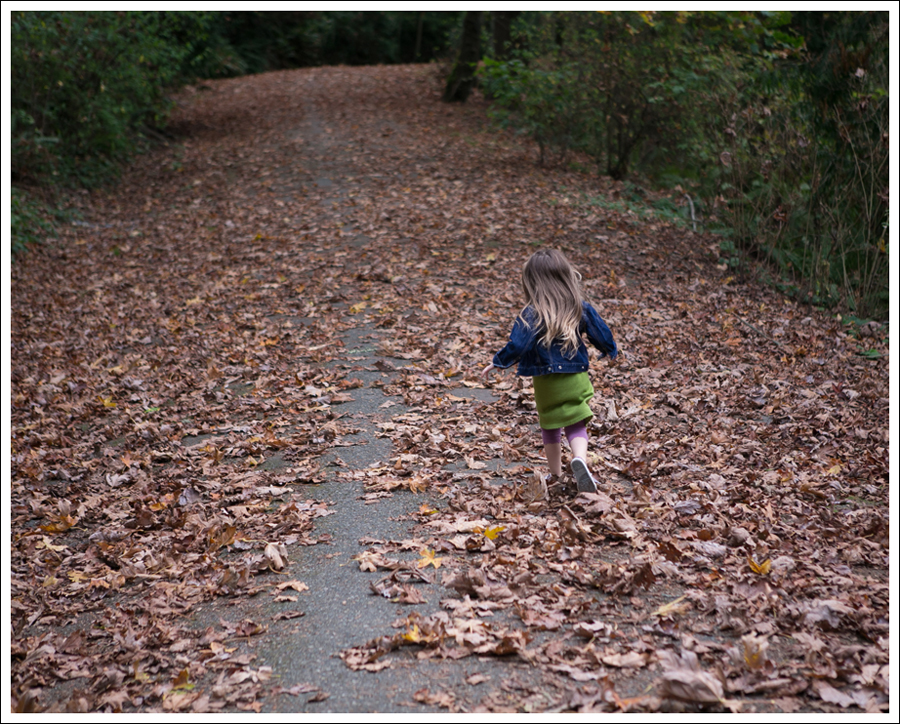 Blog GapKids Dark Denim Jacket Picaflor Julia Peasant Dress Purple Floral Converse-3