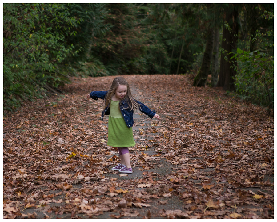 Blog GapKids Dark Denim Jacket Picaflor Julia Peasant Dress Purple Floral Converse-4