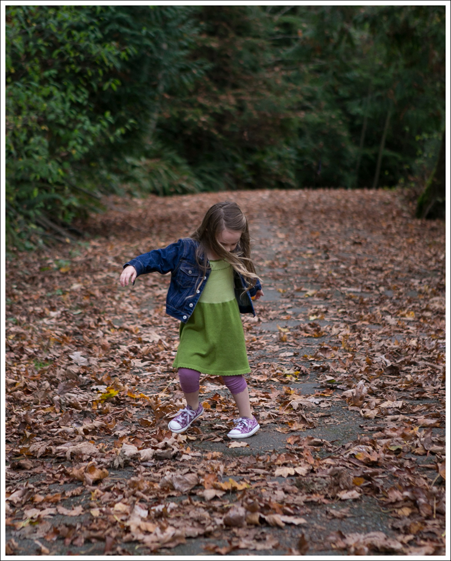 Blog GapKids Dark Denim Jacket Picaflor Julia Peasant Dress Purple Floral Converse-5
