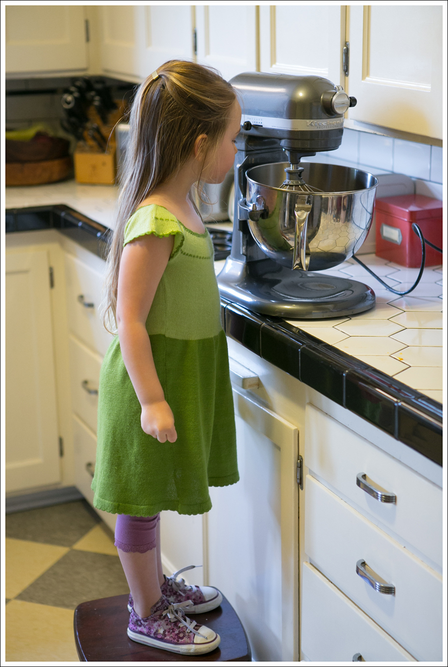 Blog Paleo Pumpkin Donuts with Maple Pumkin Glaze Caramel Sauce-4