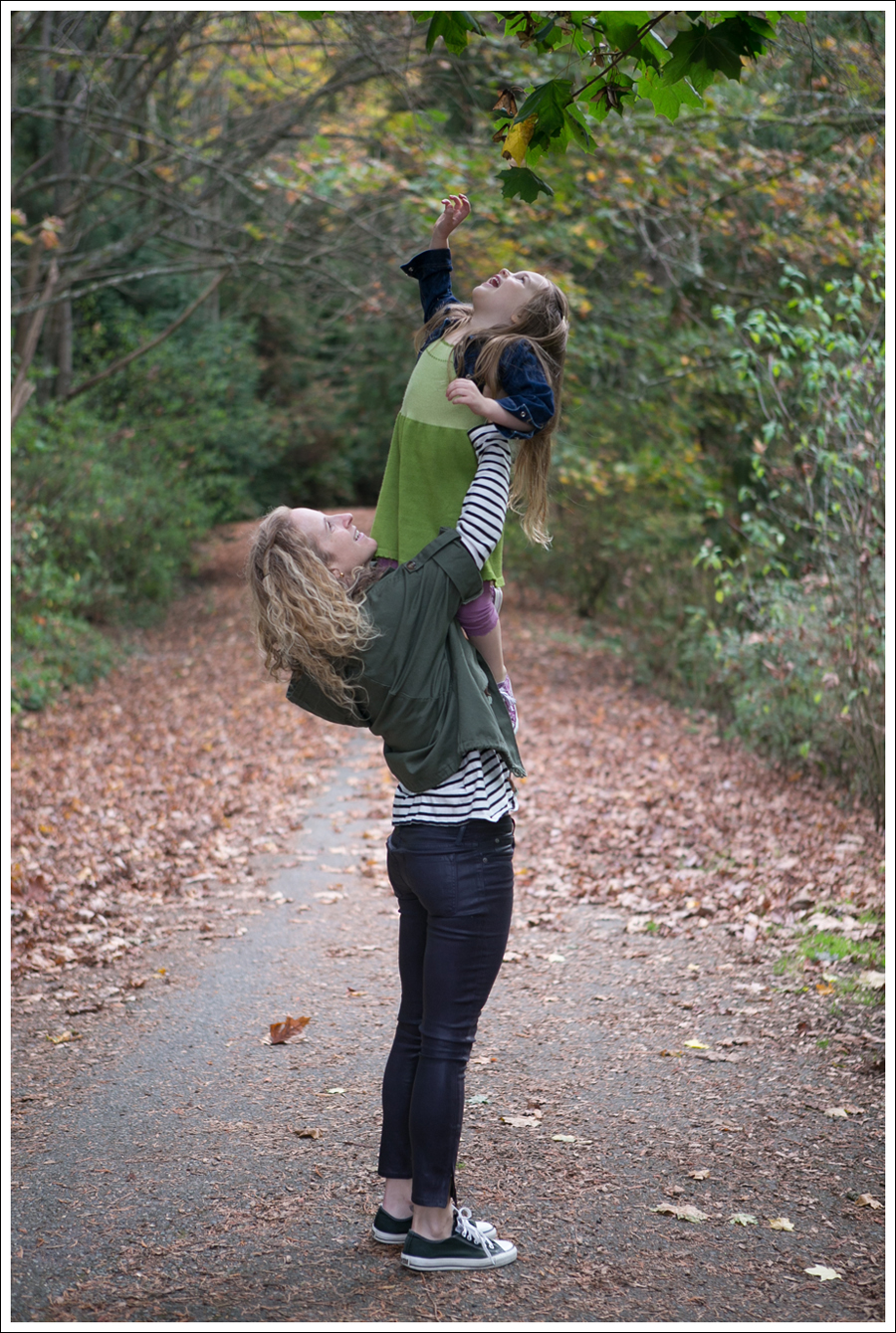 Blog StyleMint Anorak Striped Tee Helmut Lang High Gloss Cropped Skinny Jeans Black Converse-3