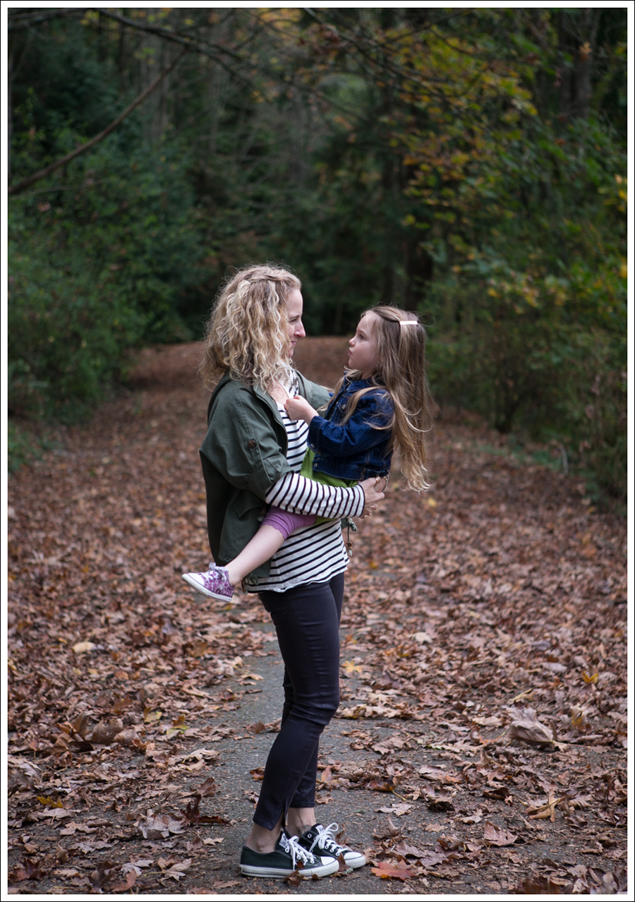 Blog StyleMint Anorak Striped Tee Helmut Lang High Gloss Cropped Skinny Jeans Black Converse-6