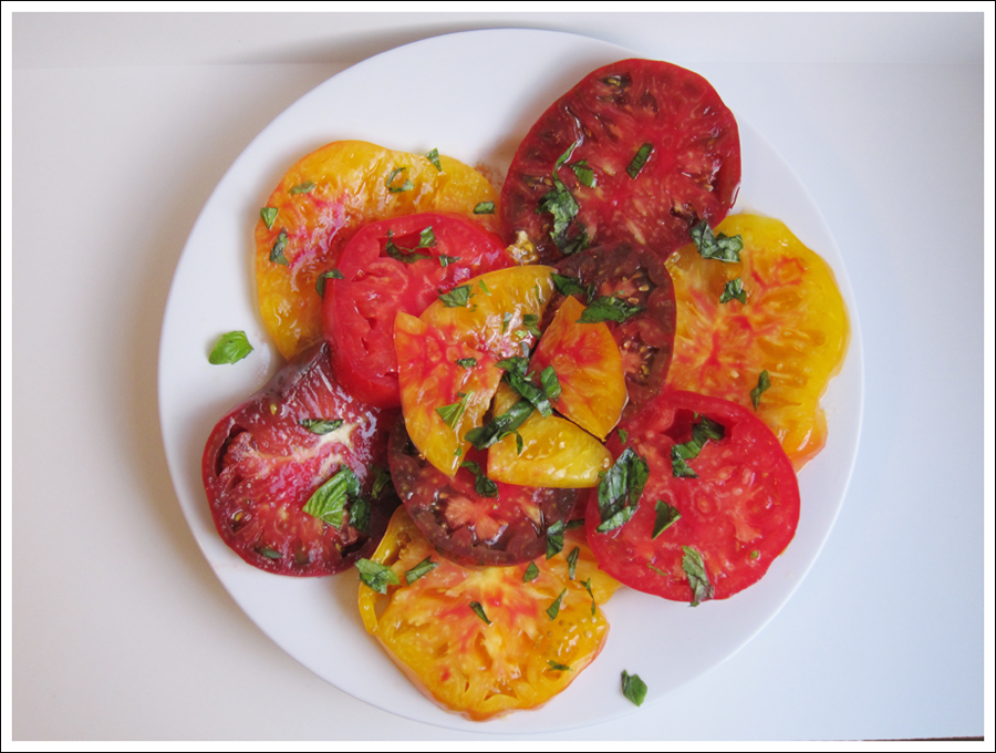 heirloom tomatoes basil blog (2)