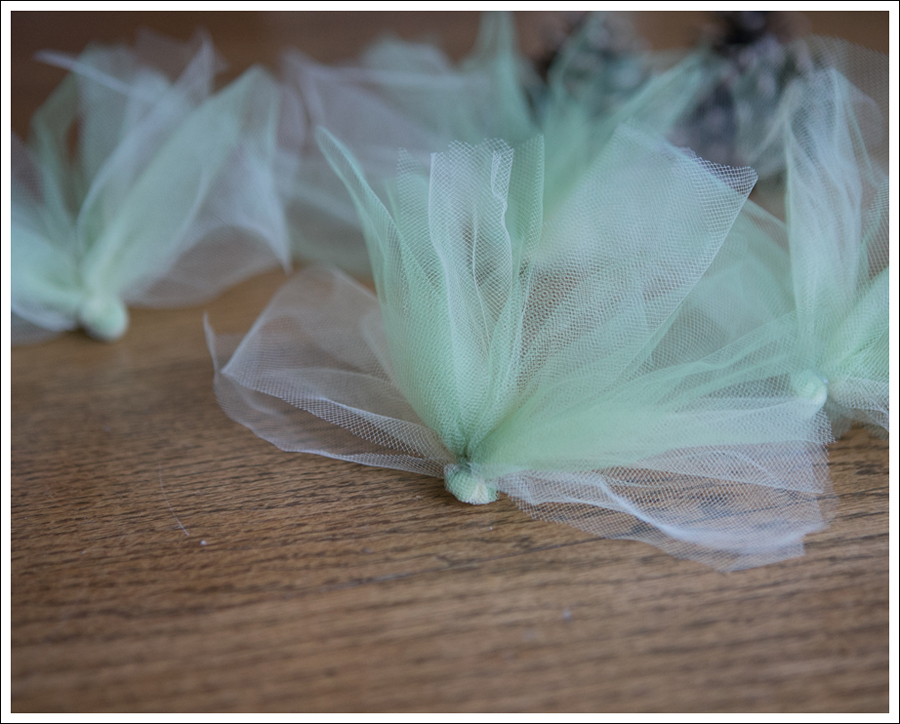 Blog DIY Pinecone Tulle Turkey-4