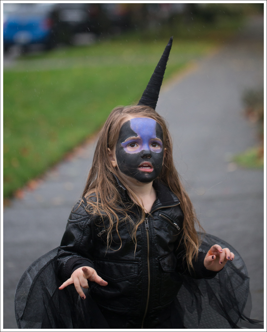 Blog DIY Unicorn Horn Halloween Costume-3