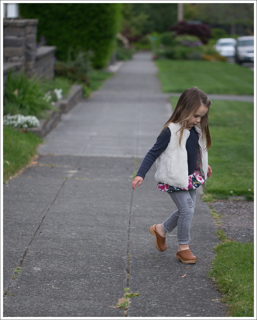 Blog GapKids Faux Fur Reversible Vest Tea Collection Gray Floral Tunic Skinny Mini Destroyed Gray Jeans Sven Clogs-3