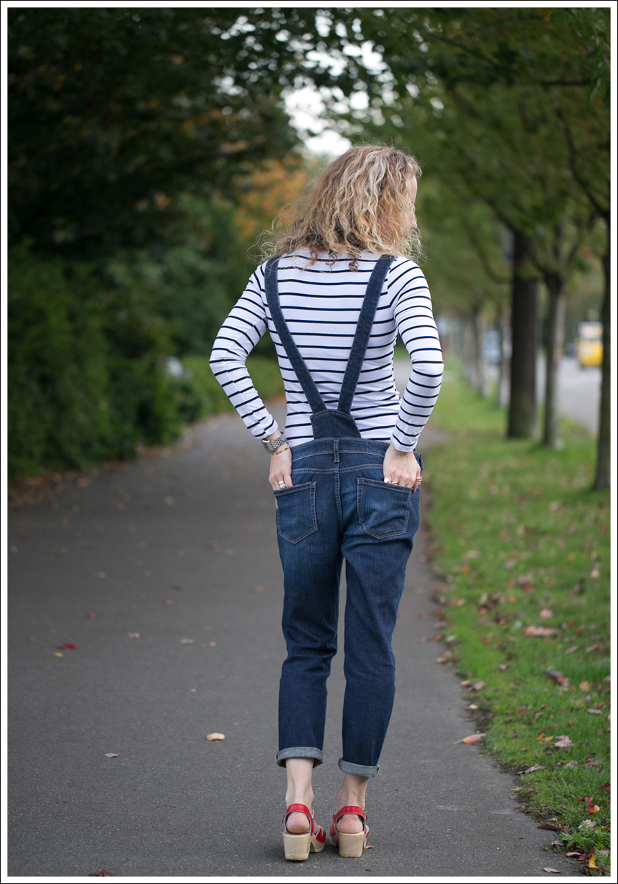 Blog StyleMint Striped Tee Paige Sierra Overalls Sven Lacy Red Clogs-3