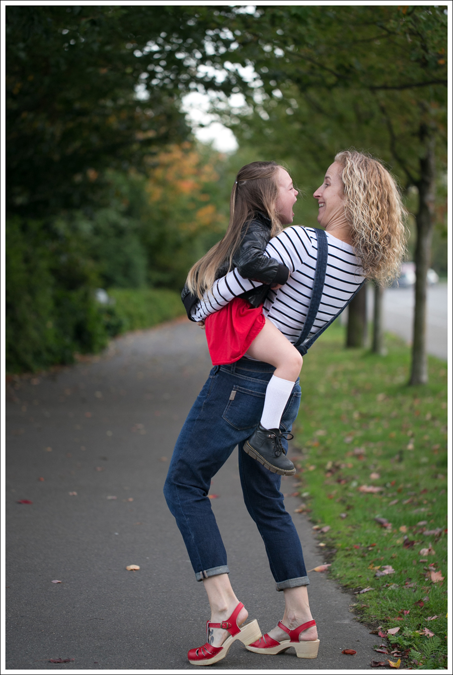 Blog StyleMint Striped Tee Paige Sierra Overalls Sven Lacy Red Clogs-4