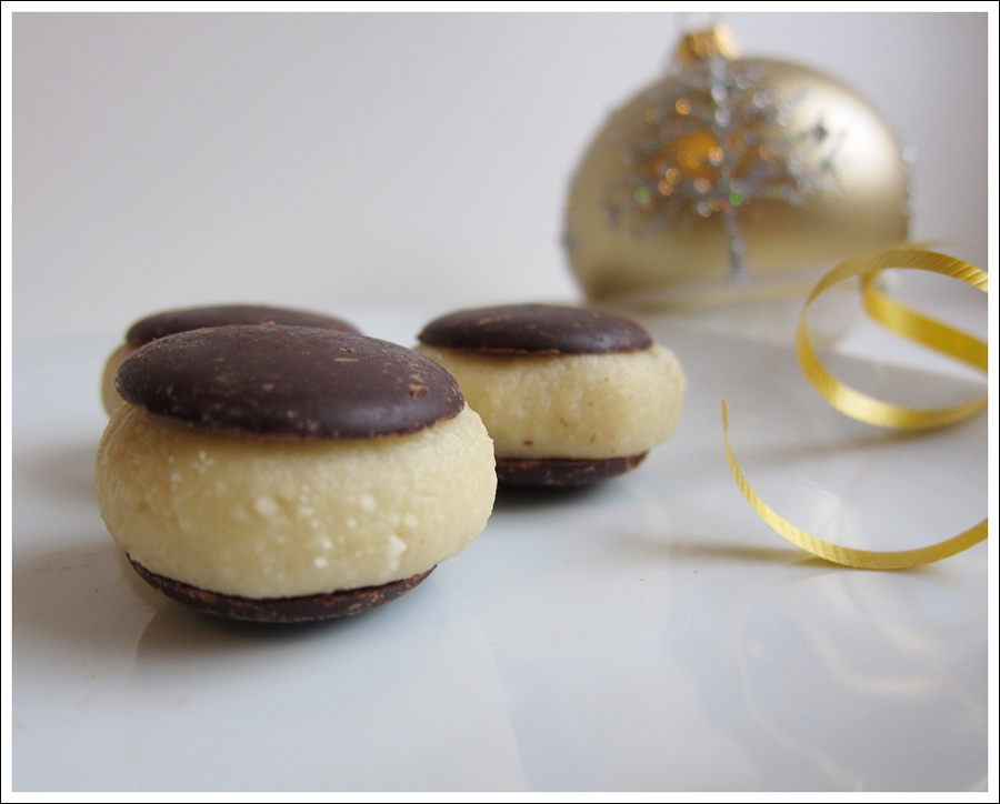 marzipan chocolate sandwich blog (1)