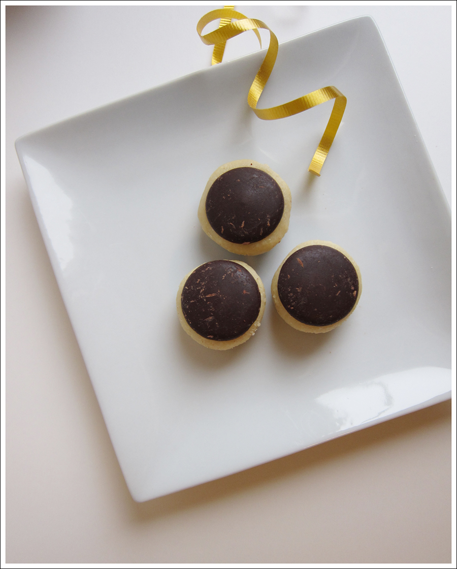 marzipan chocolate sandwich blog (3)