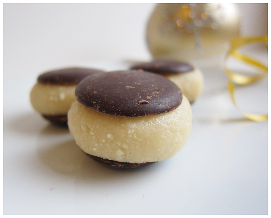 marzipan chocolate sandwich blog (4)