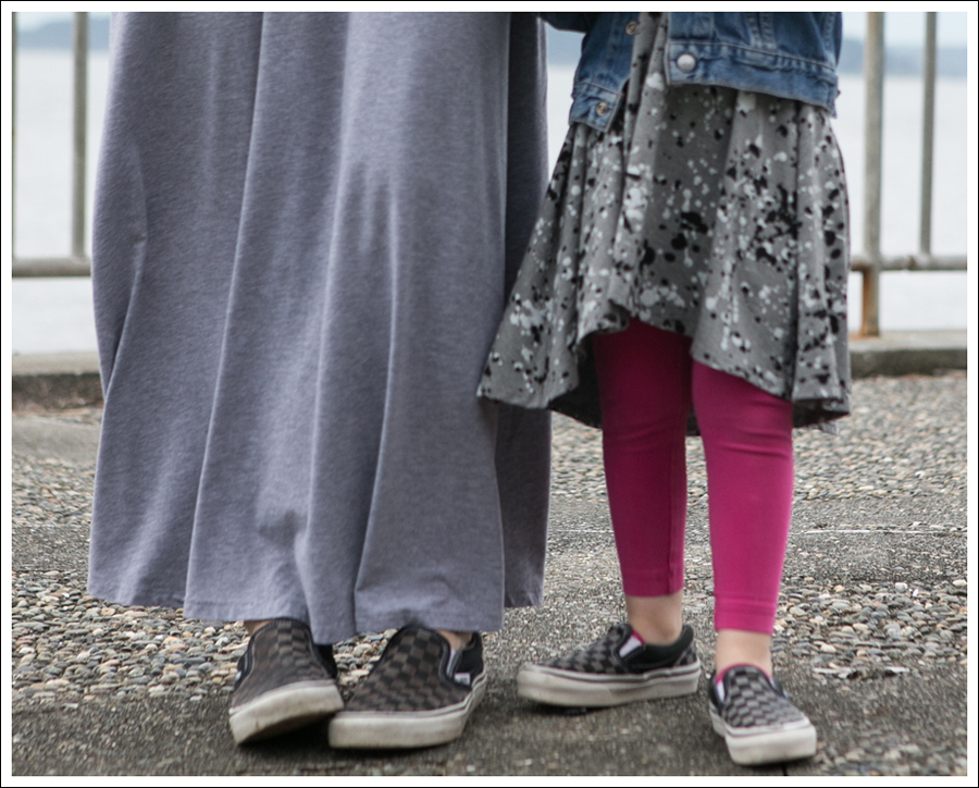 Blog Levis Denim Shirt Splendid Gray Dress Checkered Converse-2