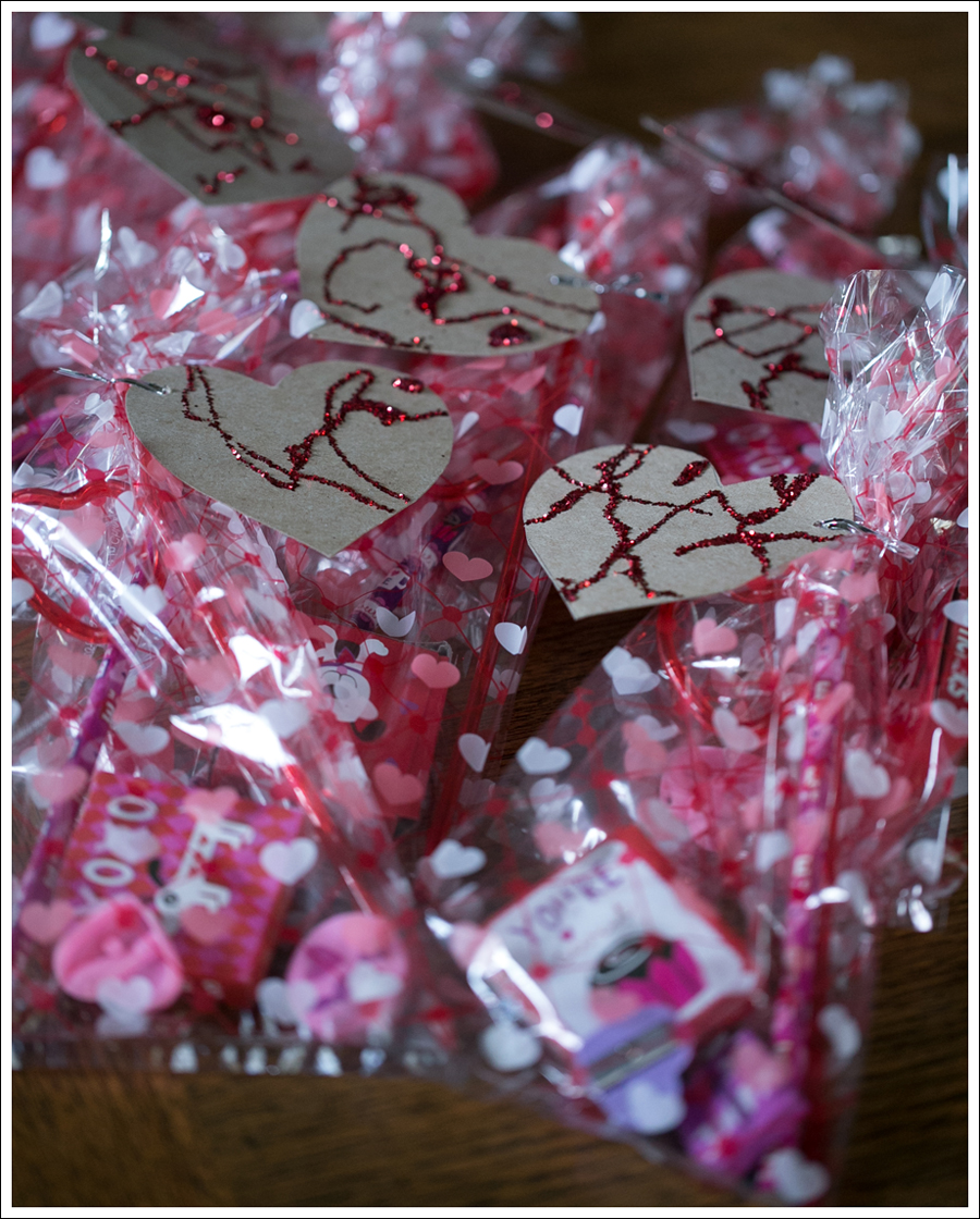 Blog Non Candy Preschool Valentine Bags DIY Glitter Heart Card-1