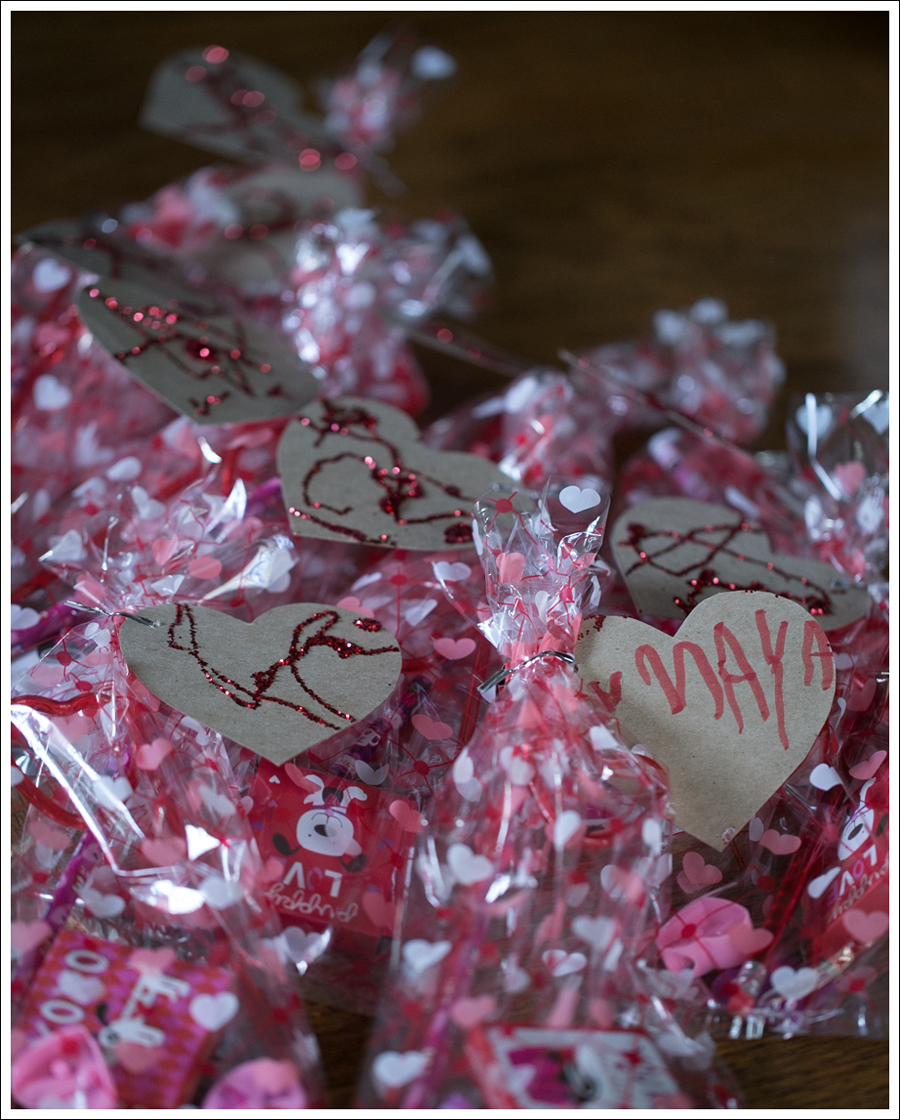 Blog Non Candy Preschool Valentine Bags DIY Glitter Heart Card-2