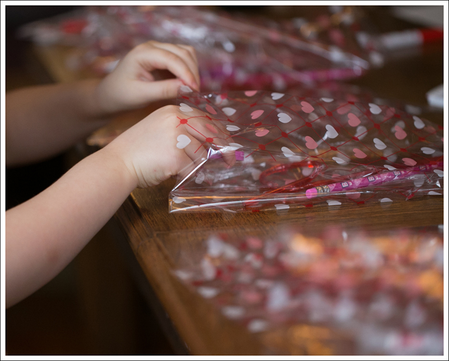 Blog Non Candy Preschool Valentine Bags DIY Glitter Heart Card-5