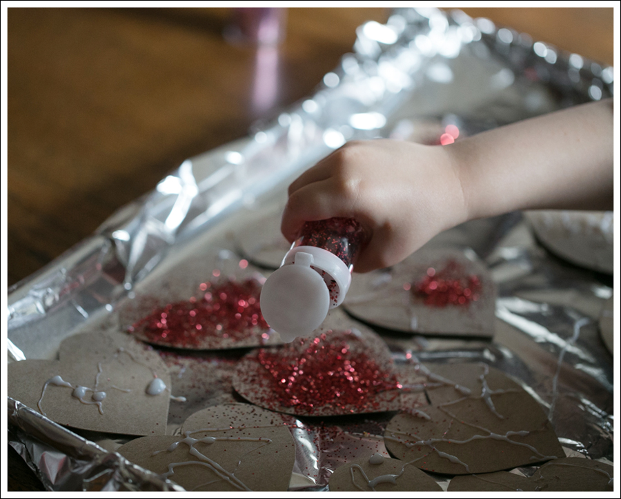 Blog Non Candy Preschool Valentine Bags DIY Glitter Heart Card-8