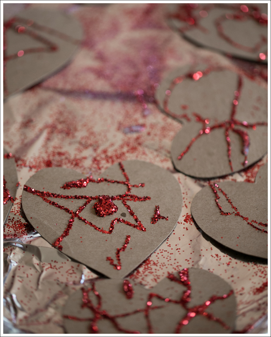 Blog Non Candy Preschool Valentine Bags DIY Glitter Heart Card-9