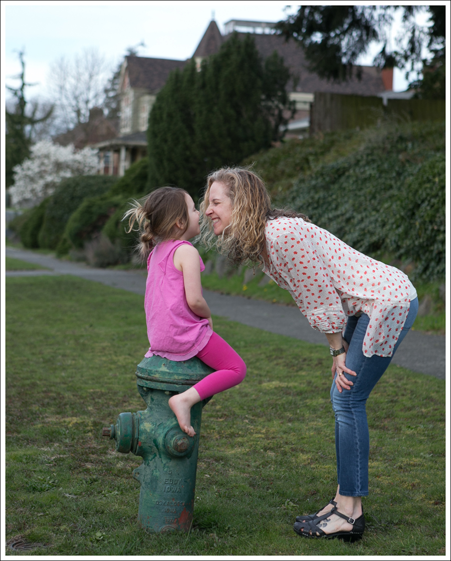 Blog Eshtaki Floral Top DL1961 Grace Swedish Hasbeens-7