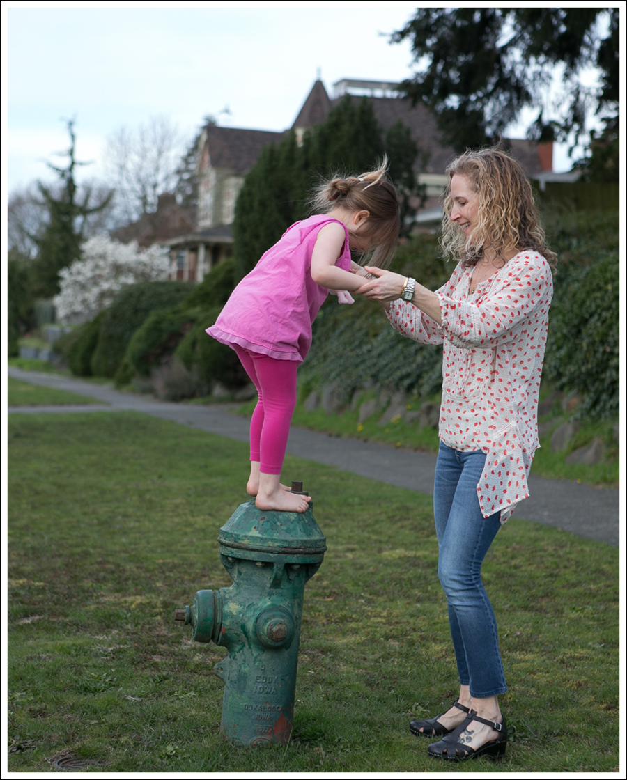 Blog Eshtaki Floral Top DL1961 Grace Swedish Hasbeens-9