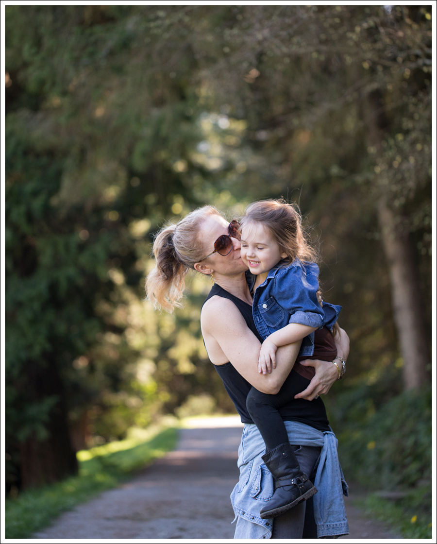 Blog LBBrand PLM Black Levis Jeans Shirt Hudson Gray Collin Skinny Jeans Black Converse-4
