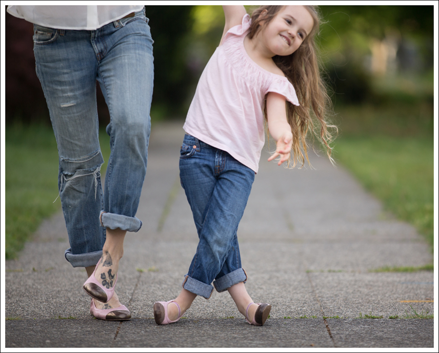 Blog Vintage Felt Hat Chelsea Flower Silk Top 7FAM Destroyed Jeans Pink Nene Emma Flats-11