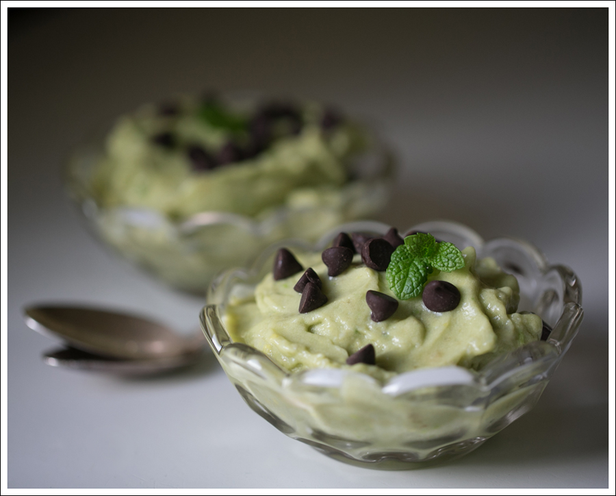 Blog Healty Mint Chocolate Chip NiceCream-1