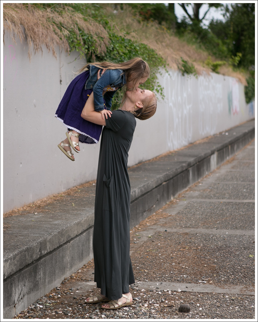 Blog Roulee Pocket Maxi Dress Gold Salt Water Sandals-3