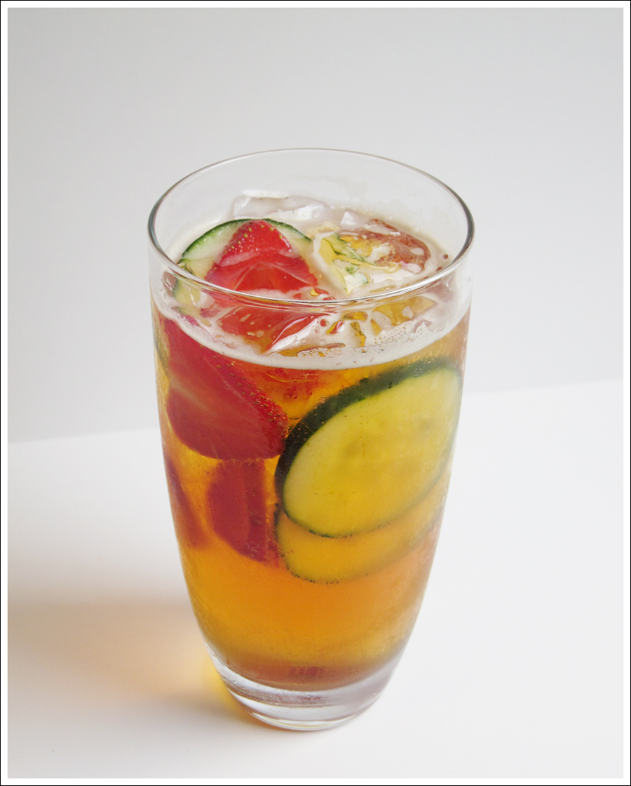 pimms cucumber strawberry drink blog (1)