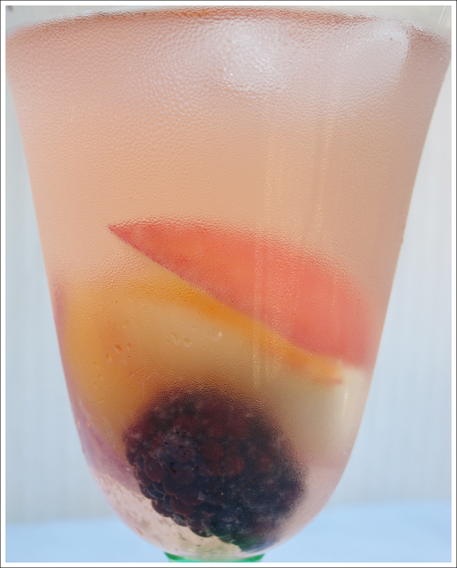 white sangria with summer fruit and berries blog (1)